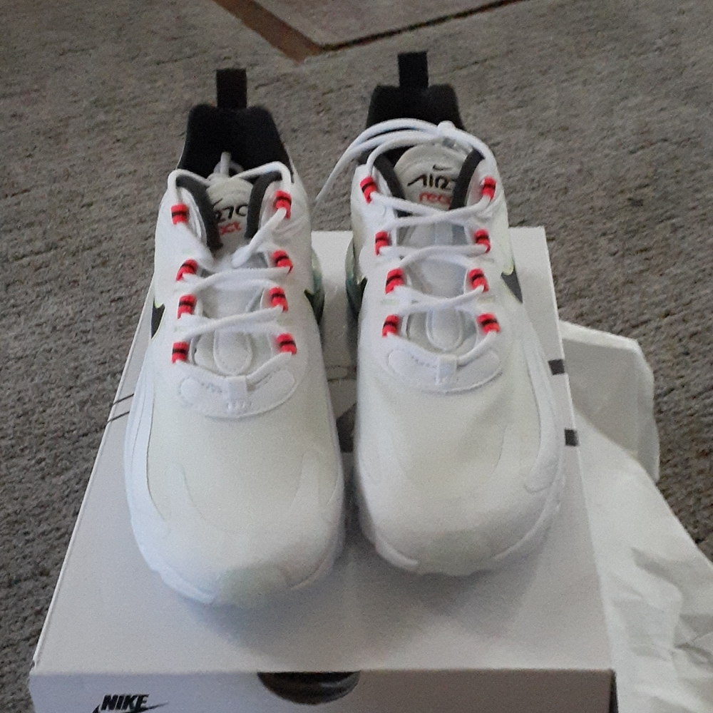 Air Max 270 React